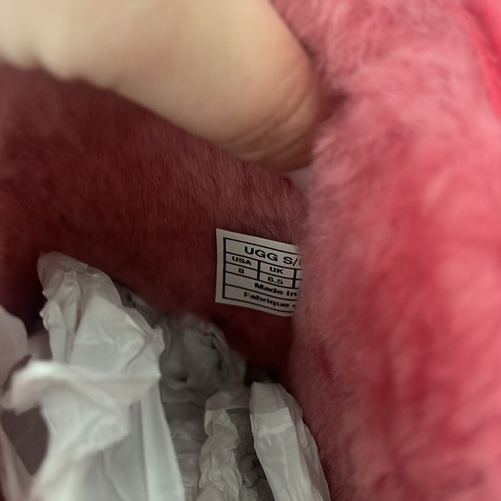 Red sequin UGGS - Picture 7 of 8